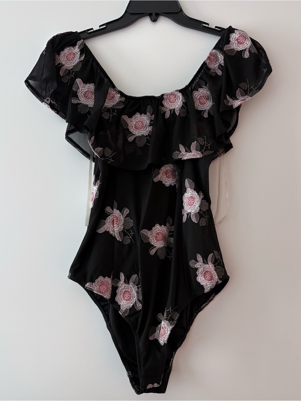 Band of Gypsies Womens Black Floral Off-Shoulder Bodysuit Blouse